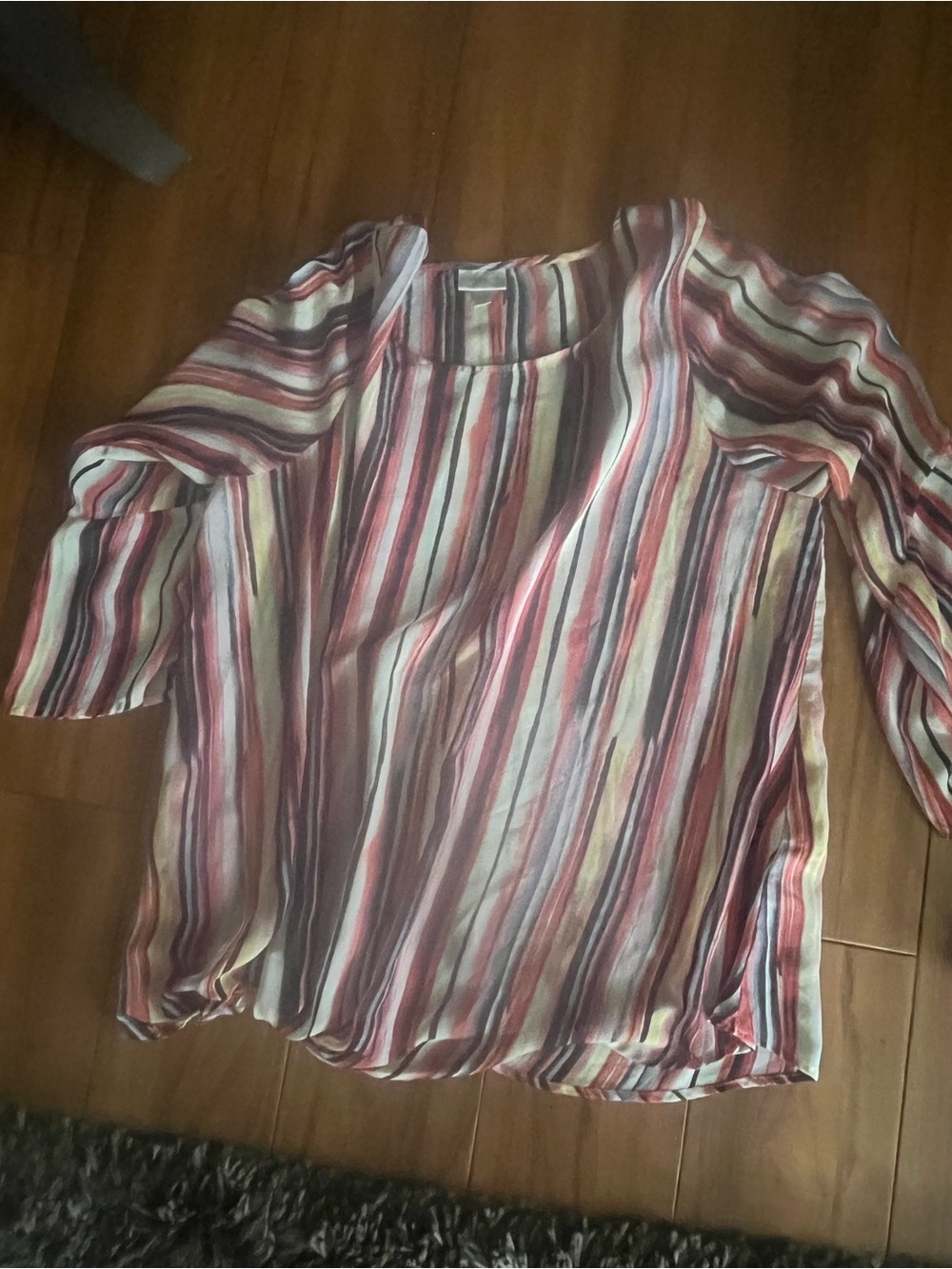 Five blouse bundle - Picture 15 of 16